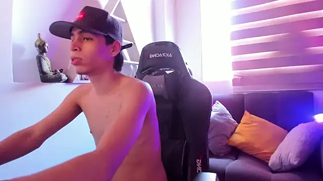 Snapshot of juan_posada chatting on 7, 2, 2026 juan posada online show from 7, 2, 2026