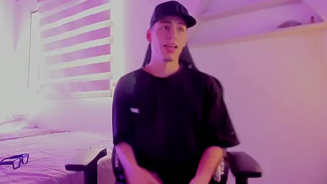 Snapshot of juan_posada chatting on 19, 2, 2026 juan posada online show from 19, 2, 2026