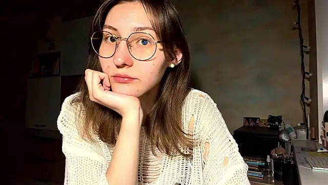 Snapshot of Miaaa_Moon chatting on 7, 2, 2026 Miaaa Moon online show from 7, 2, 2026