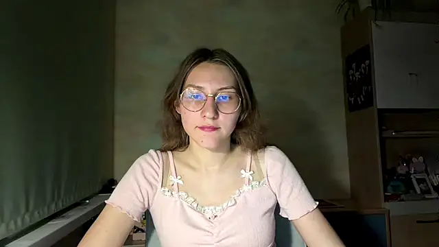 Snapshot of Miaaa_Moon chatting on 11, 6, 2026 Miaaa Moon online show from 11, 6, 2026