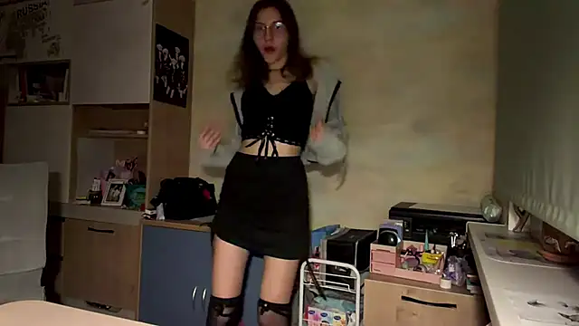 Miaaa Moon online show from 18, 4, 2026