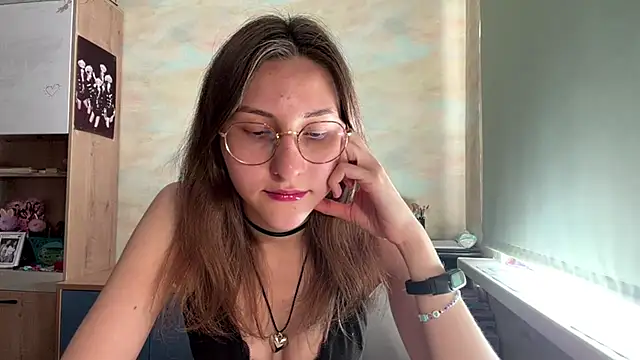 Miaaa Moon online show from 19, 5, 2026