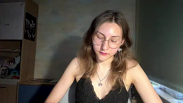 Snapshot of Miaaa_Moon chatting on 15, 6, 2026 Miaaa Moon online show from 15, 6, 2026