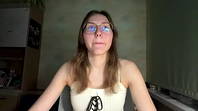 Snapshot of Miaaa_Moon chatting on 7, 7, 2026 Miaaa Moon online show from 7, 7, 2026