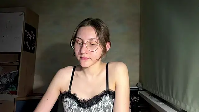 Snapshot of Miaaa_Moon chatting on 16, 6, 2026 Miaaa Moon online show from 16, 6, 2026