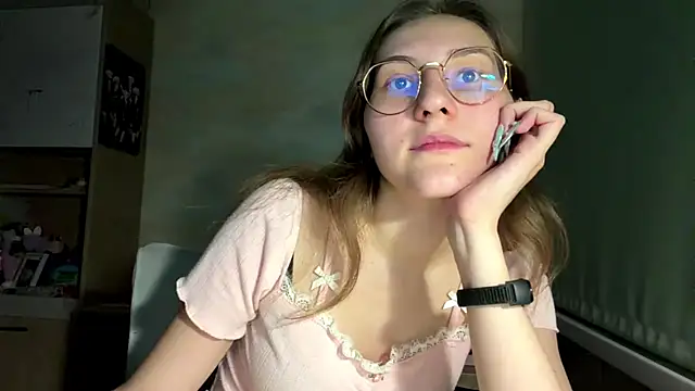 Snapshot of Miaaa_Moon chatting on 1, 7, 2026 Miaaa Moon online show from 1, 7, 2026