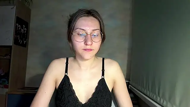 Snapshot of Miaaa_Moon chatting on 21, 6, 2026 Miaaa Moon online show from 21, 6, 2026
