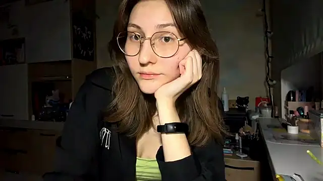 Snapshot of Miaaa_Moon chatting on 14, 2, 2026 Miaaa Moon online show from 14, 2, 2026