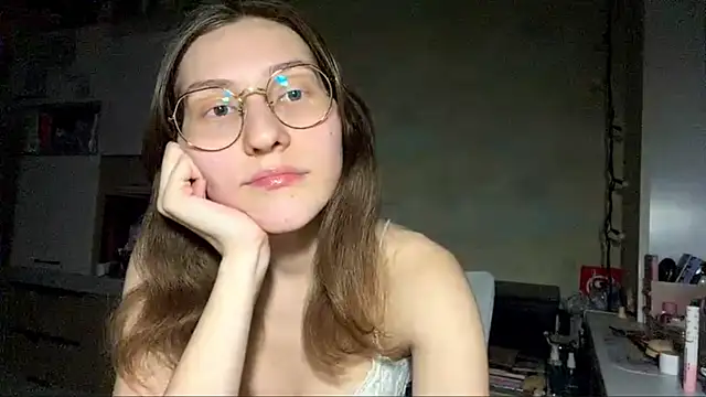 Miaaa Moon online show from 26, 3, 2026