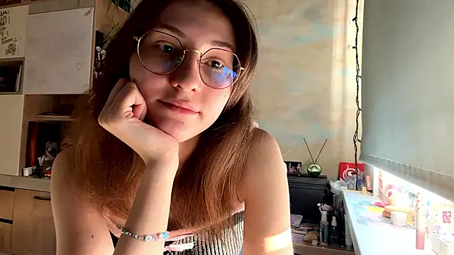 Miaaa Moon online show from 23, 3, 2026