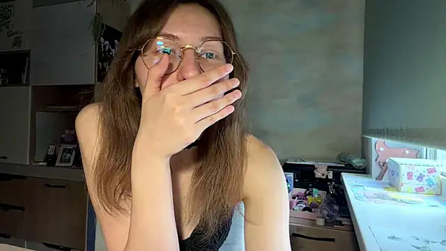 Miaaa Moon online show from 13, 4, 2026