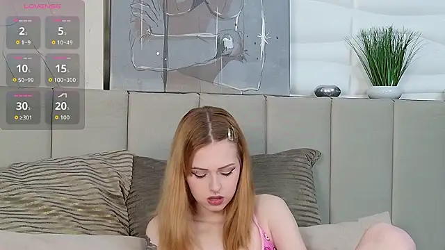 Snapshot of DephneMoon chatting on 17, 2, 2026 DephneMoon online show from 17, 2, 2026