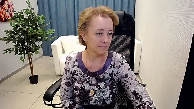 Snapshot of MONA_W chatting on 3, 6, 2026 MONA W online show from 3, 6, 2026