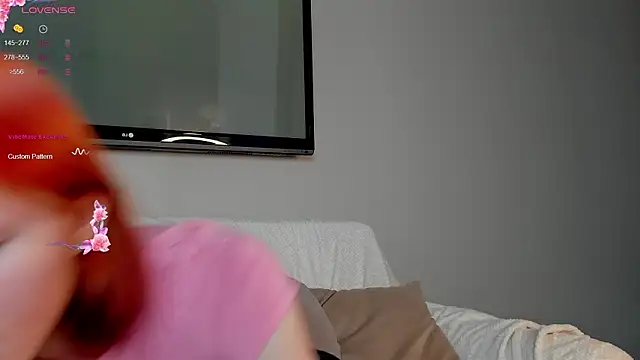 Snapshot of Leah_Castro chatting on 4, 2, 2026 Leah Castro online show from 4, 2, 2026