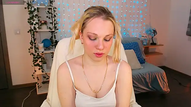 Snapshot of Betty_Vega chatting on 2, 2, 2026 Betty Vega online show from 2, 2, 2026