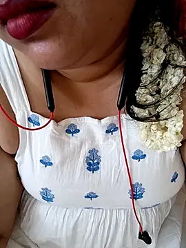 Snapshot of silk_rose05 chatting on 26, 2, 2026 silk rose05 online show from 26, 2, 2026