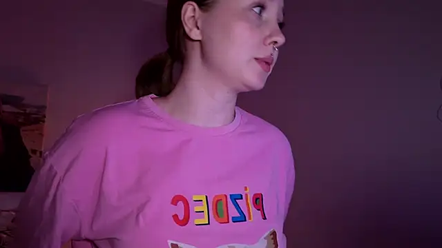 CandiceKingzzz online show from 17, 4, 2026