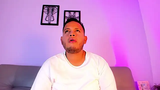 Snapshot of jay_kross1 chatting on 2, 2, 2026 jay kross1 online show from 2, 2, 2026