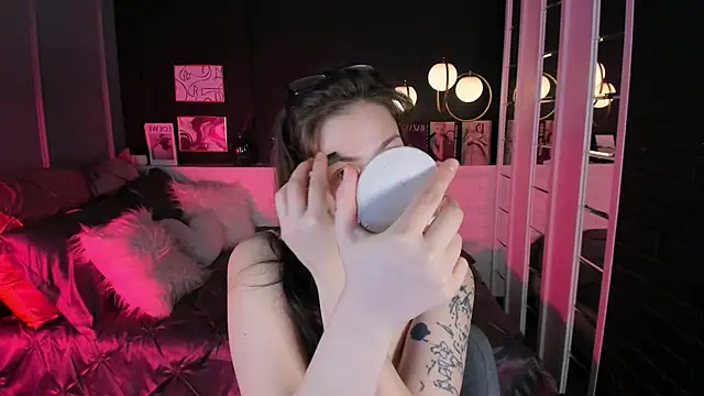 Maykinkya online show from 11, 3, 2026