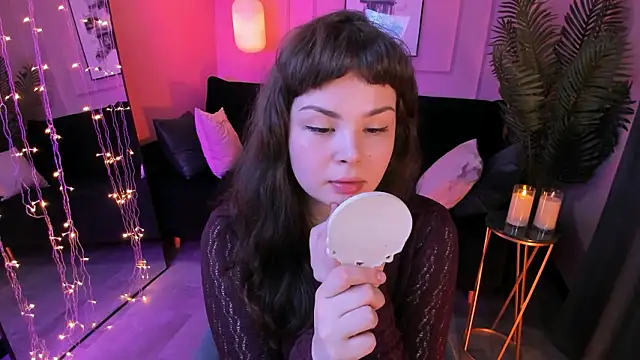 Maykinkya online show from 3, 2, 2026