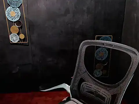 itsme jaja18 online show from 13, 4, 2026