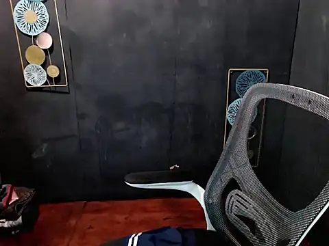 itsme jaja18 online show from 5, 4, 2026