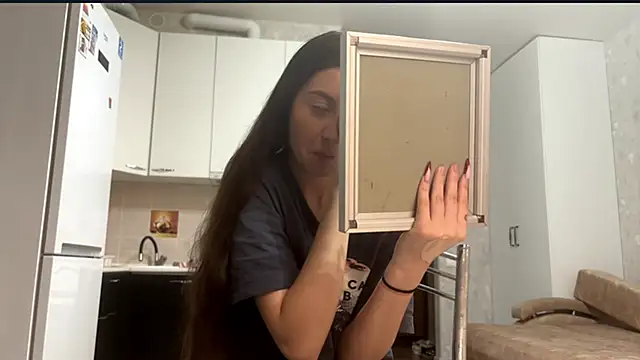 Snapshot of ZyntraLoom chatting on 1, 2, 2026 ZyntraLoom online show from 1, 2, 2026