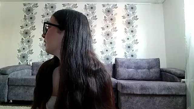 Snapshot of ZyntraLoom chatting on 6, 2, 2026 ZyntraLoom online show from 6, 2, 2026