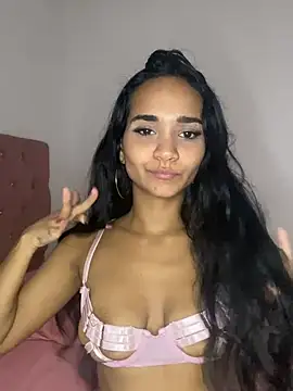 Maria x Alejandra online show from 5, 3, 2026