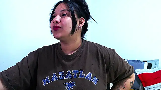 Snapshot of emily-rousee- chatting on 26, 2, 2026 emily-rousee- online show from 26, 2, 2026