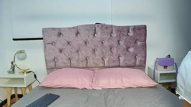 Ruby Rouge  online show from 18, 3, 2026