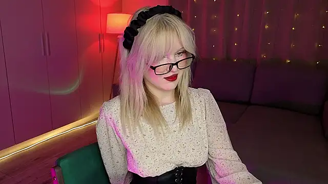 Snapshot of Mary_Piersen chatting on 2, 3, 2026 Mary Piersen online show from 2, 3, 2026