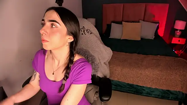 Luna tagliaferri online show from 10, 4, 2026