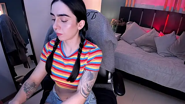 Luna tagliaferri online show from 15, 7, 2026