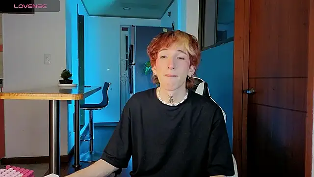 golden twink  online show from 11, 2, 2026