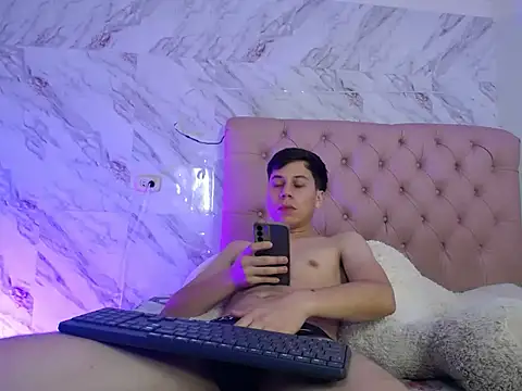 santiago xxxcol online show from 11, 3, 2026