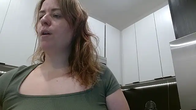 HazelSkyesChat online show from 3, 5, 2026