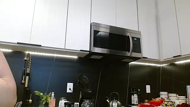 Snapshot of HazelSkyesChat chatting on 19, 2, 2026 HazelSkyesChat online show from 19, 2, 2026