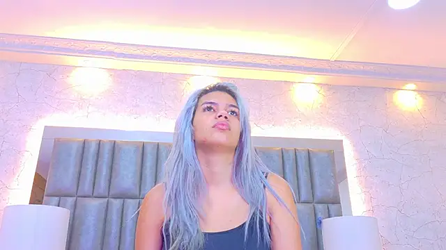 AlanaHouston online show from 8, 4, 2026