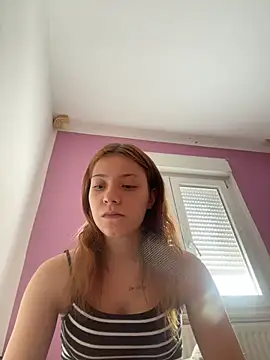 Snapshot of SofieKayla chatting on 10, 4, 2026 SofieKayla online show from 10, 4, 2026