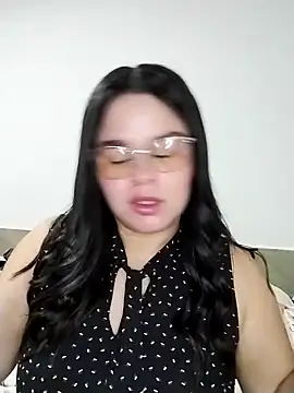 SamanthaStonee online show from 12, 4, 2026