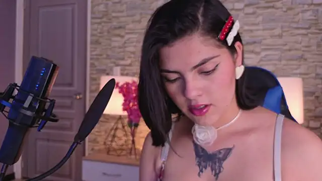 butterflyx39 online show from 25, 5, 2026