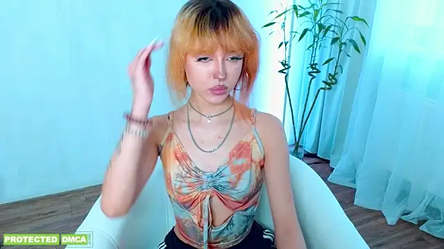   Amiraa online show from 8, 4, 2026