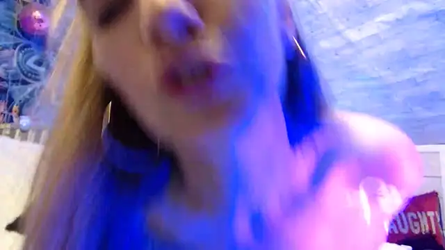 Roxxxanne069 online show from 11, 3, 2026