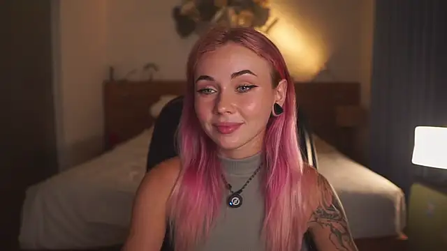 Sarah Pink online show from 4, 4, 2026