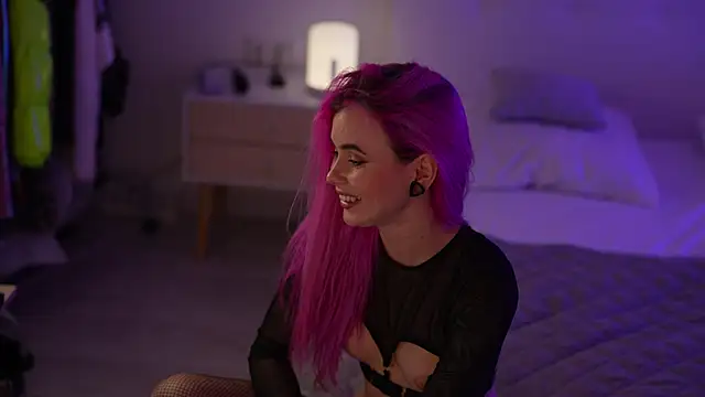 Snapshot of Sarah_Pink chatting on 1, 3, 2025 Sarah Pink online show from 1, 3, 2025