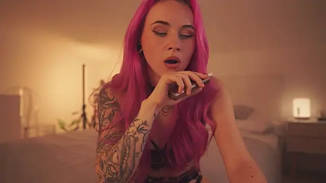 Snapshot of Sarah_Pink chatting on 7, 2, 2025 Sarah Pink online show from 7, 2, 2025