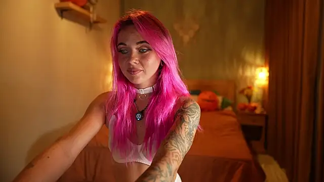 Snapshot of Sarah_Pink chatting on 1, 11, 2025 Sarah Pink online show from 1, 11, 2025