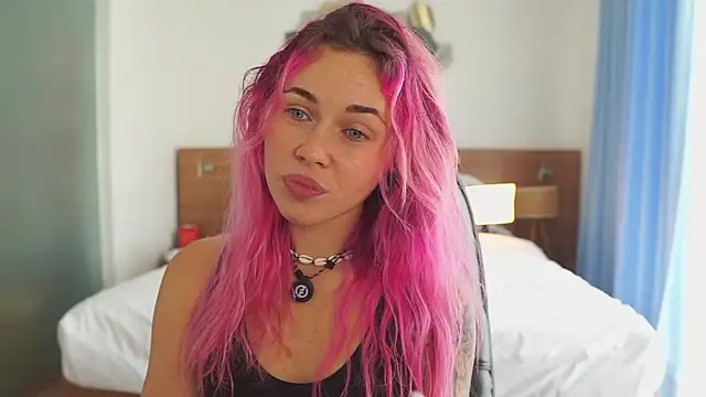 Sarah Pink online show from 19, 12, 2025