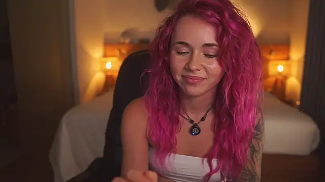 Snapshot of Sarah_Pink chatting on 28, 6, 2026 Sarah Pink online show from 28, 6, 2026